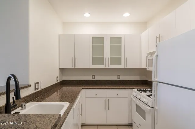 $1,650 | 6900 East Princess Drive, Unit 2196, Phoenix, AZ 85054