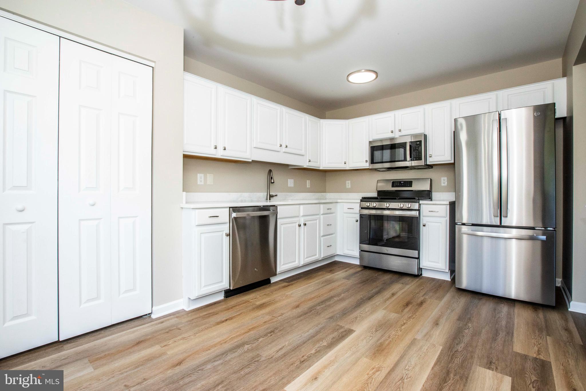 20 White Pine Gulch Reading, PA 19607 - Photo 12 of 28 Kitchen