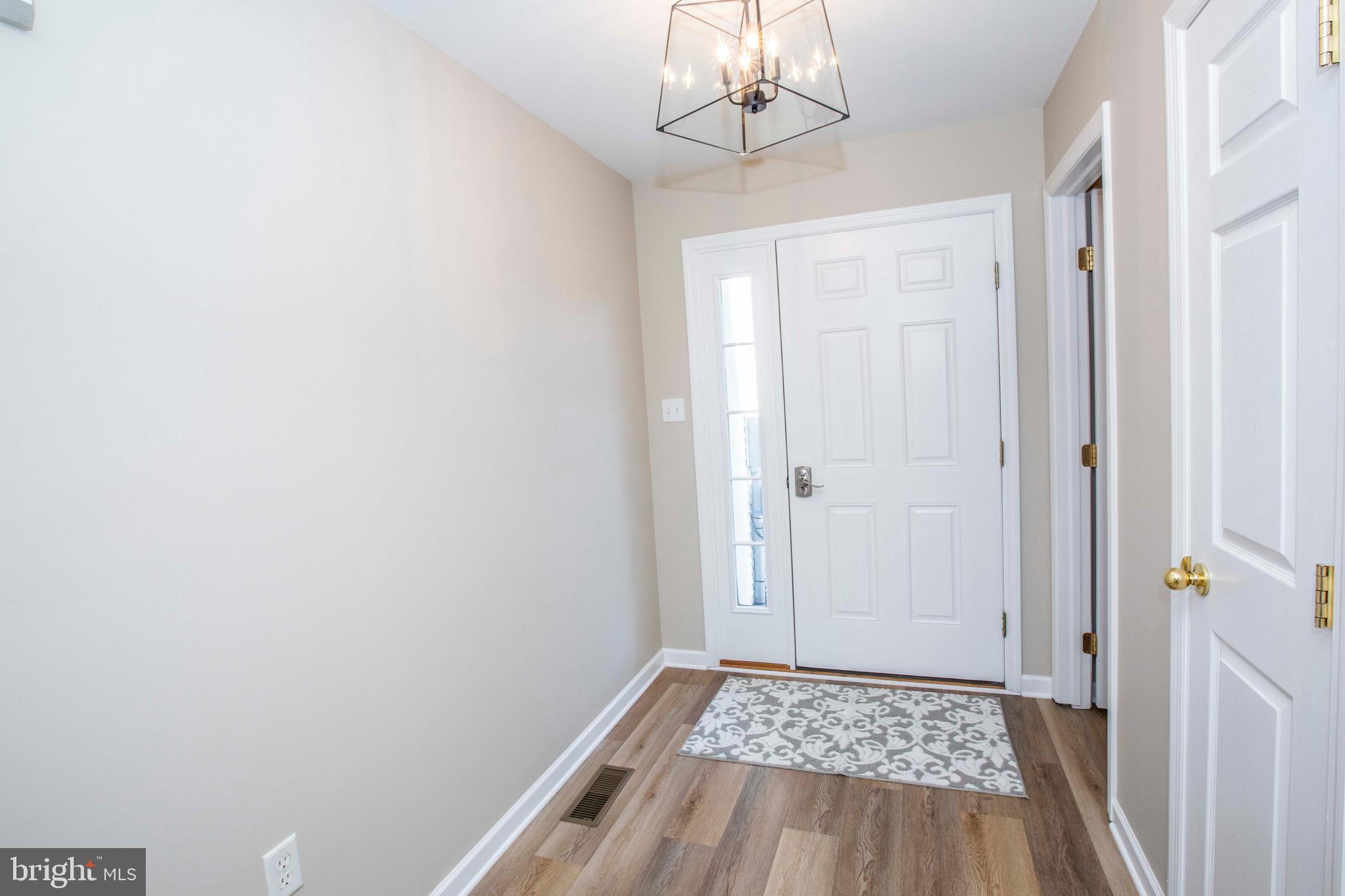 20 White Pine Gulch Reading, PA 19607 - Photo 4 of 28 Front door from dining area