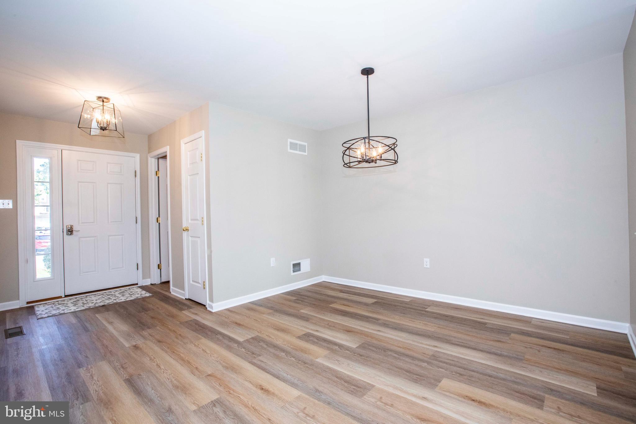 20 White Pine Gulch Reading, PA 19607 - Photo 5 of 28 Dining area