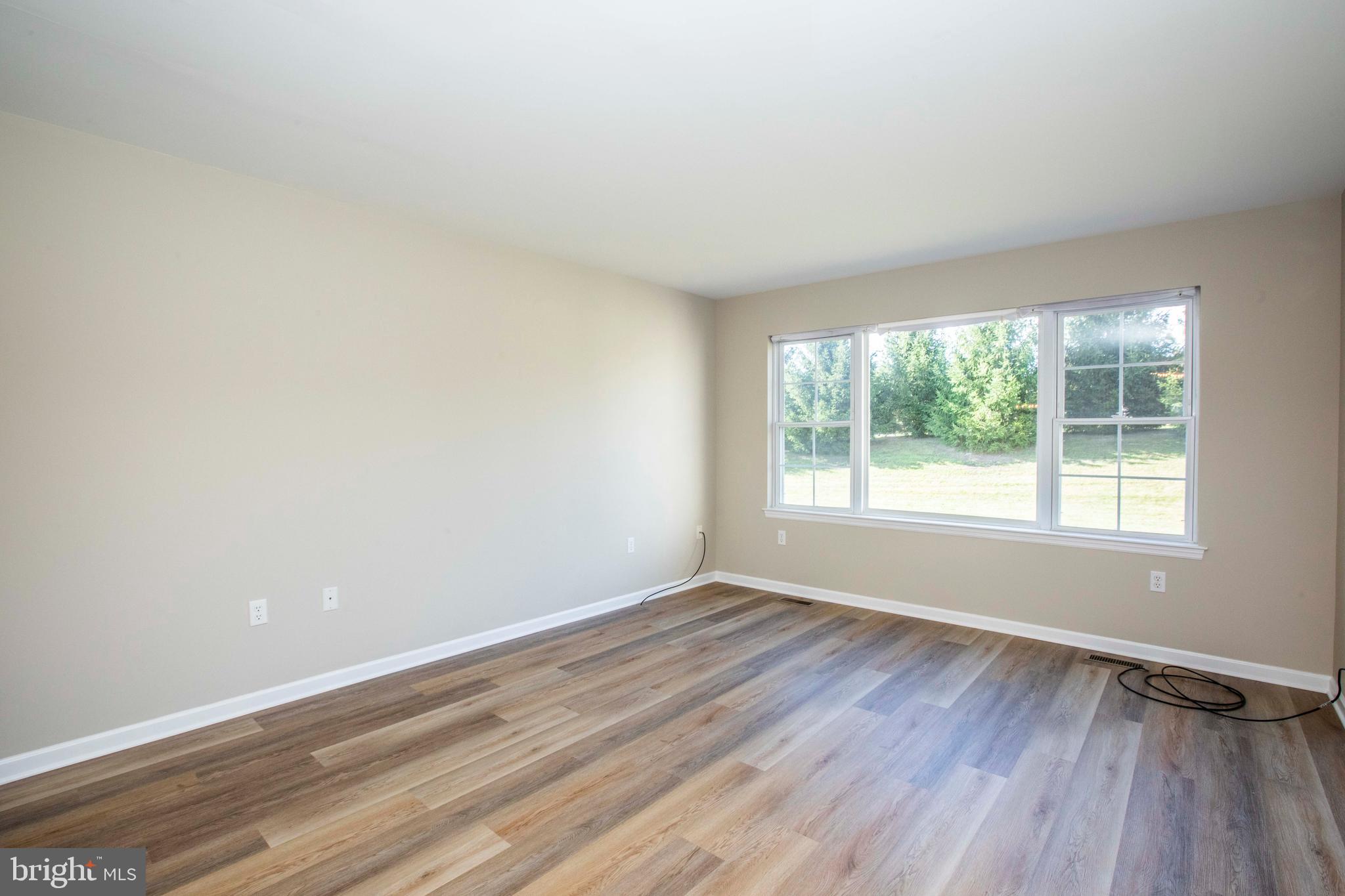 20 White Pine Gulch Reading, PA 19607 - Photo 8 of 28 Living room
