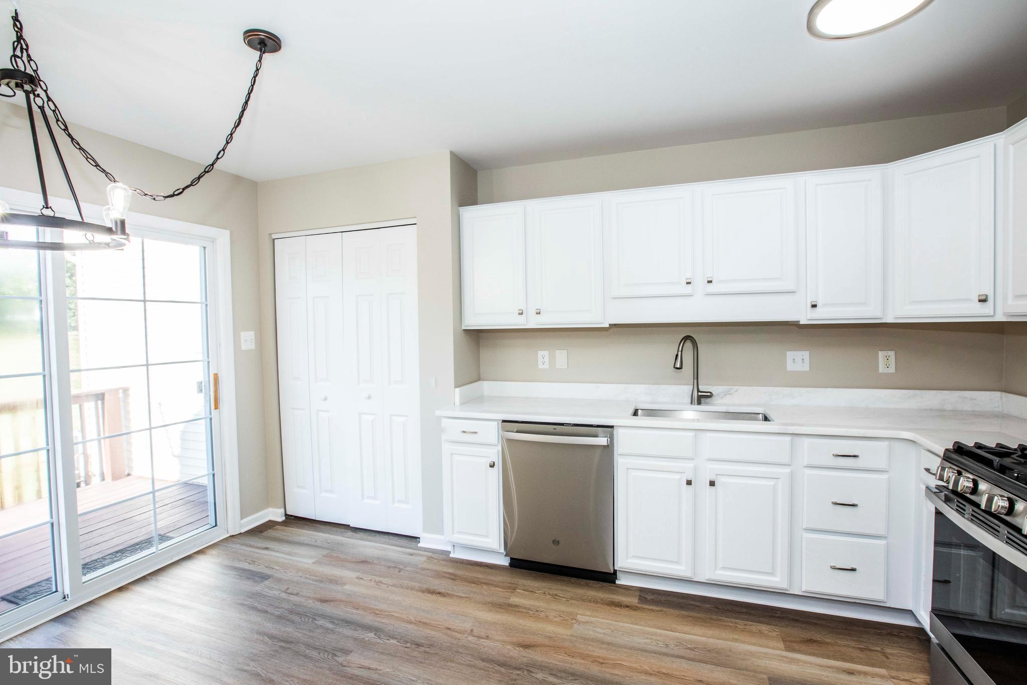 20 White Pine Gulch Reading, PA 19607 - Photo 10 of 28 Kitchen