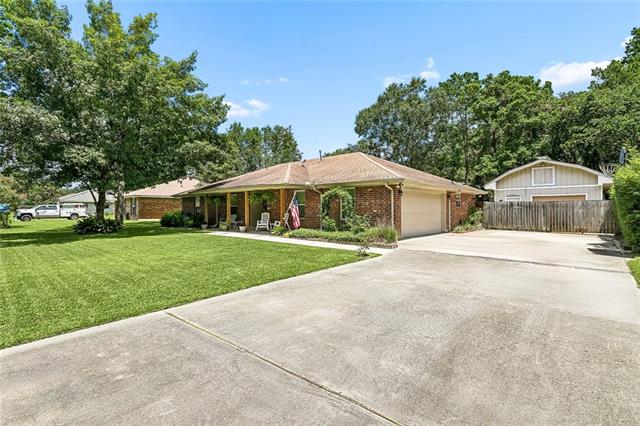 128 Herwig Bluff Road Slidell, LA 70461 - Photo 3 of 31