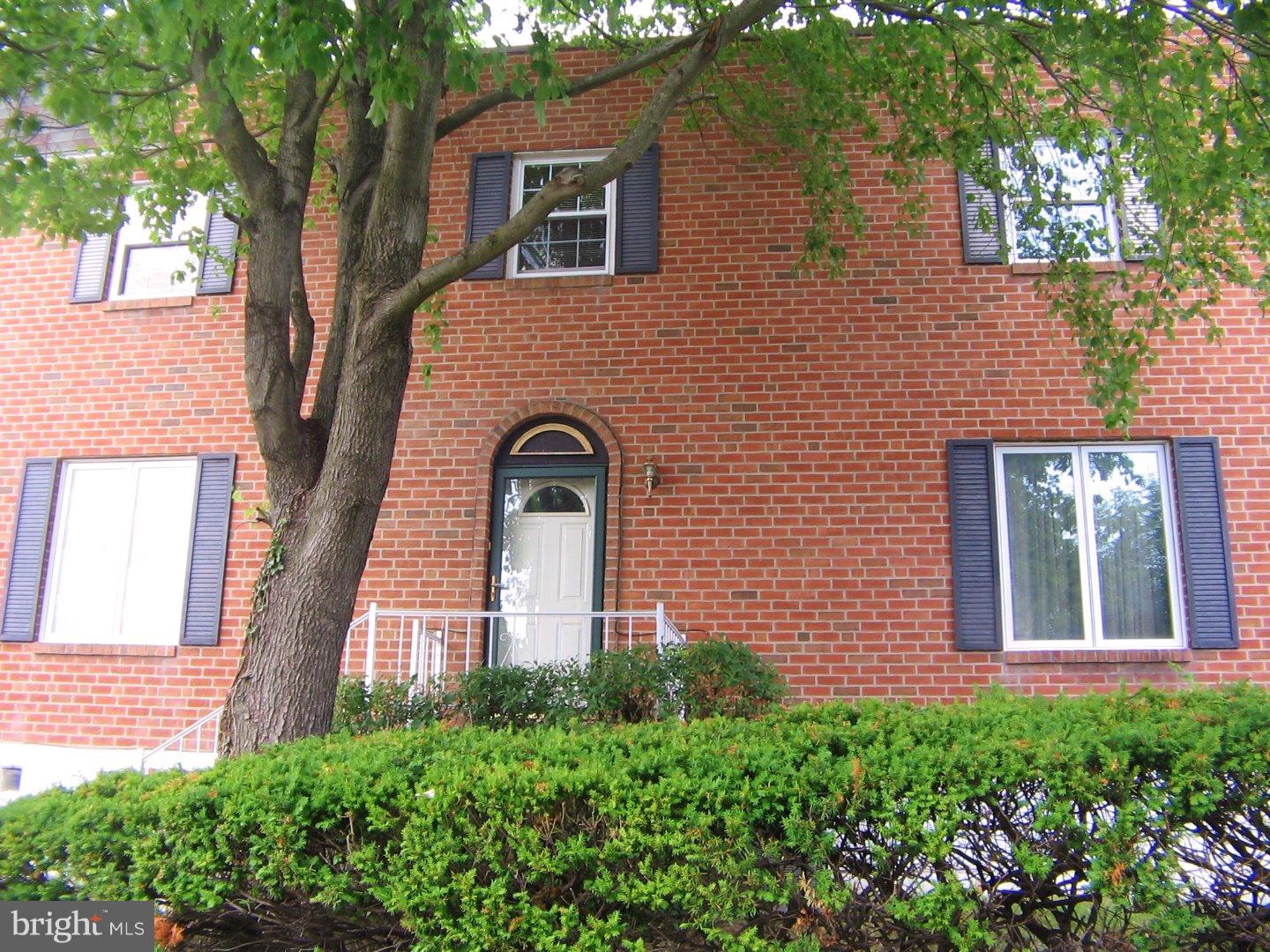 11021 Rennard Street Philadelphia, PA 19116 - Photo 3 of 25 Gallery Image 3