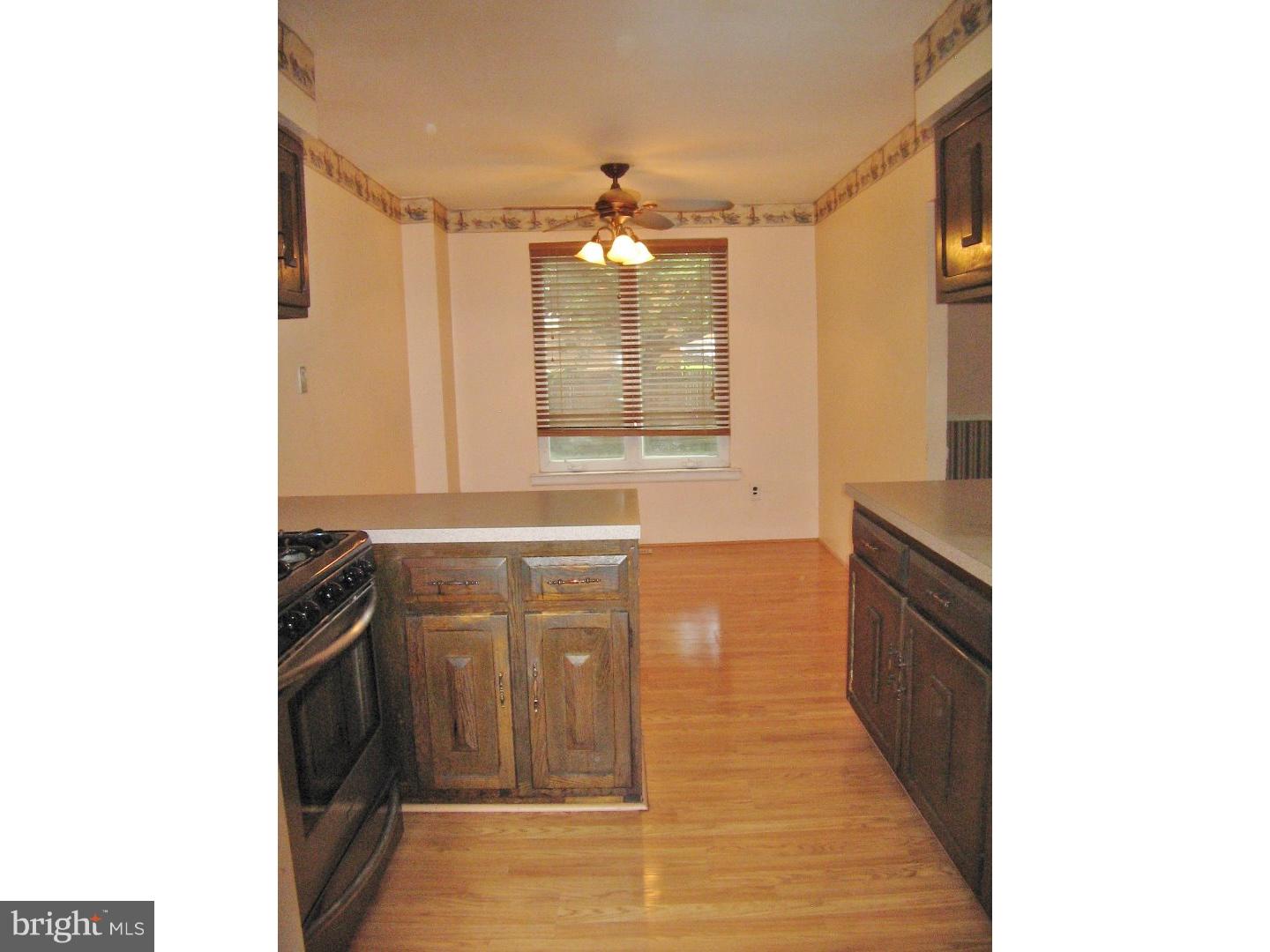 11021 Rennard Street Philadelphia, PA 19116 - Photo 7 of 25 Gallery Image 7
