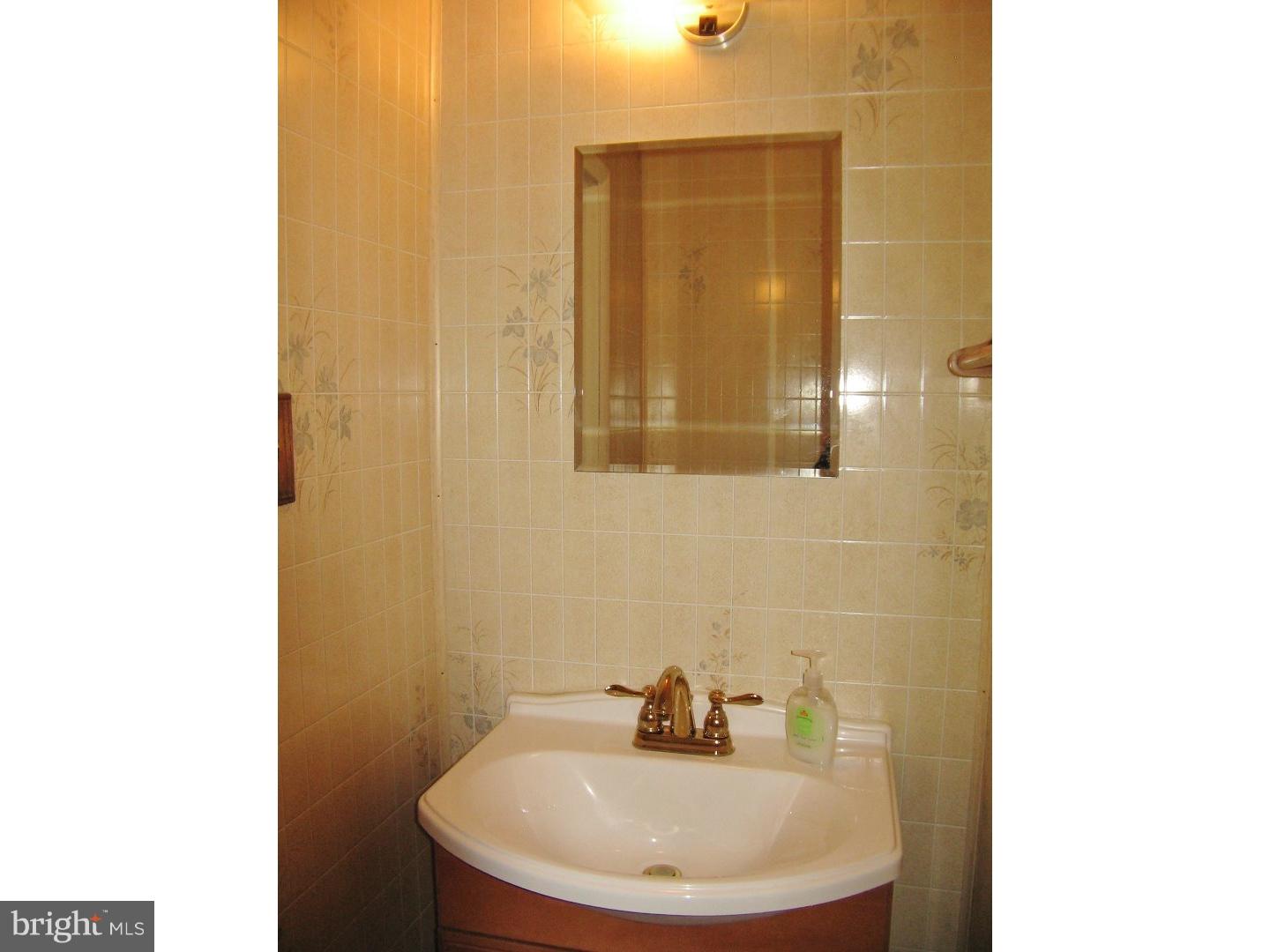 11021 Rennard Street Philadelphia, PA 19116 - Photo 9 of 25 Gallery Image 9