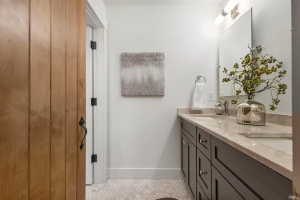 $2,300,000 | 522 Napoleon Street, South Bend, IN 46617