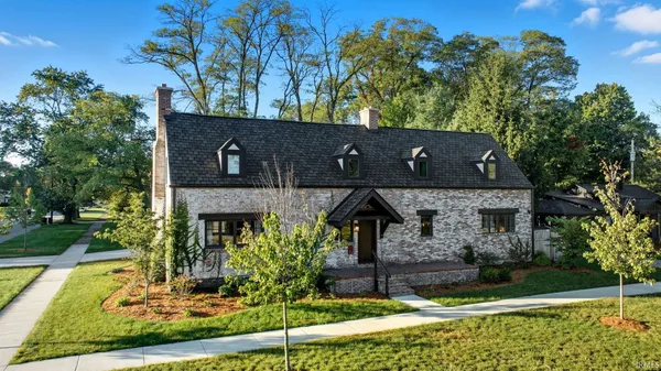 $2,300,000 | 522 Napoleon Street, South Bend, IN 46617