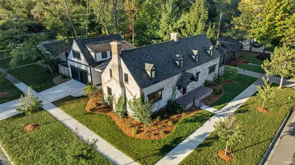 $2,300,000 | 522 Napoleon Street, South Bend, IN 46617