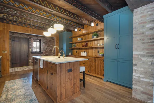 $2,300,000 | 522 Napoleon Street, South Bend, IN 46617