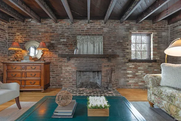 $2,300,000 | 522 Napoleon Street, South Bend, IN 46617