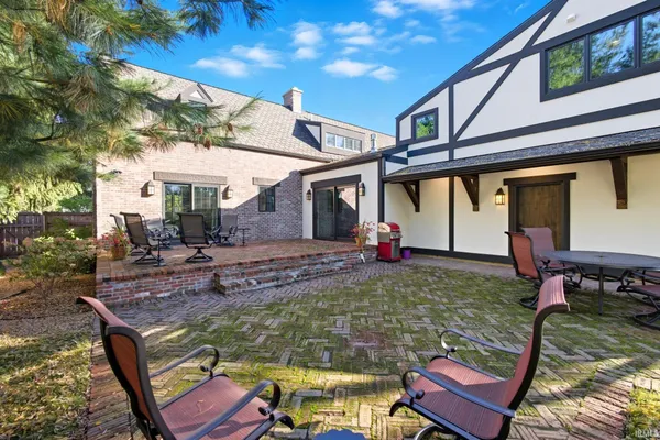 $2,300,000 | 522 Napoleon Street, South Bend, IN 46617