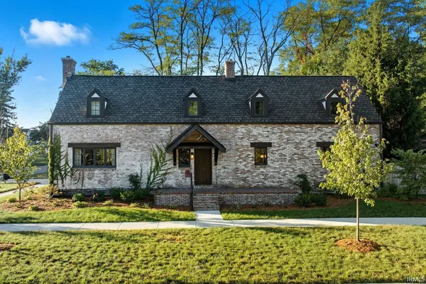 $2,300,000 | 522 Napoleon Street, South Bend, IN 46617