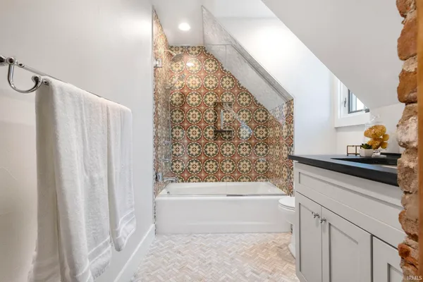 $2,300,000 | 522 Napoleon Street, South Bend, IN 46617