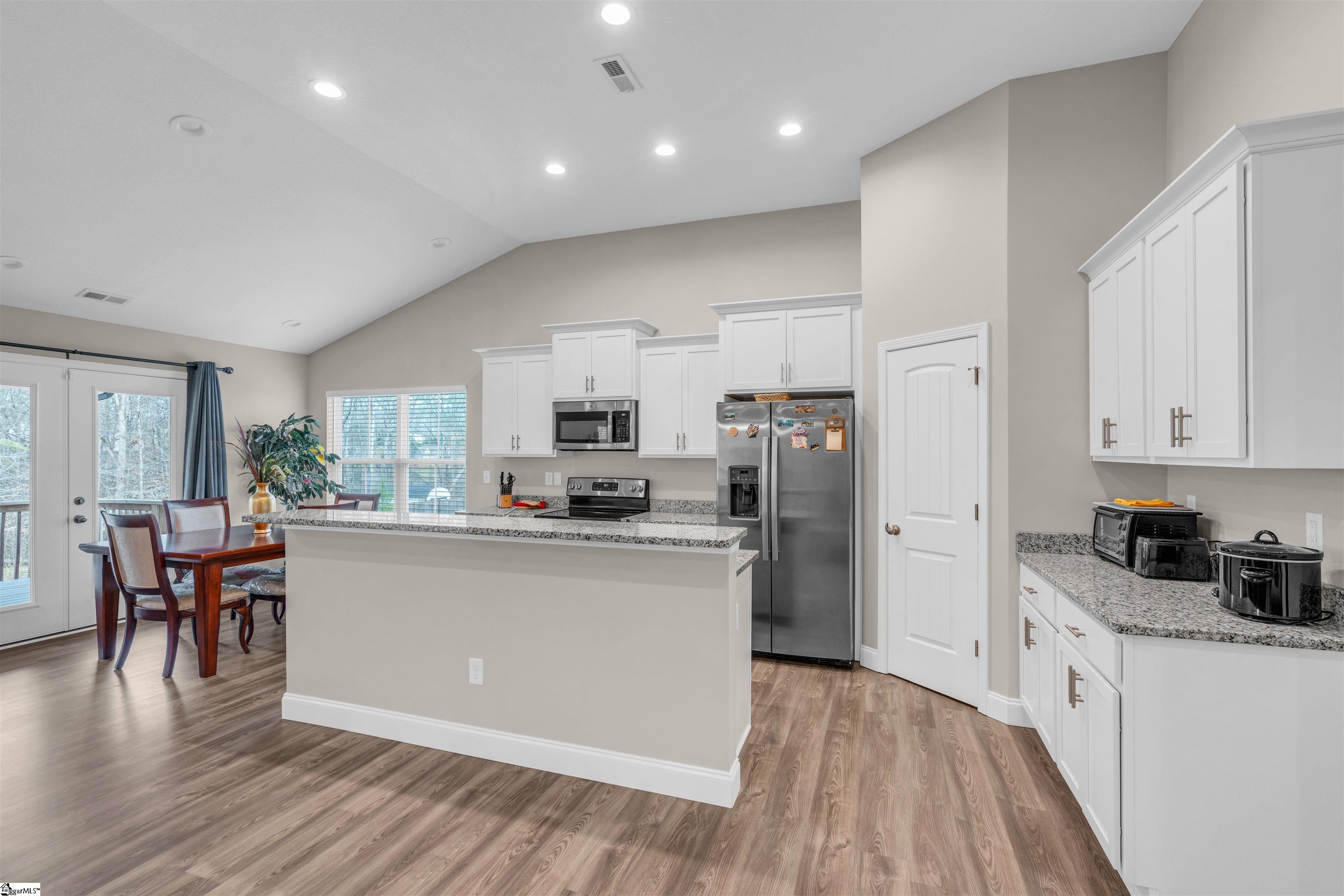422 Thiago Court Lyman, SC 29365 - Photo 11 of 26