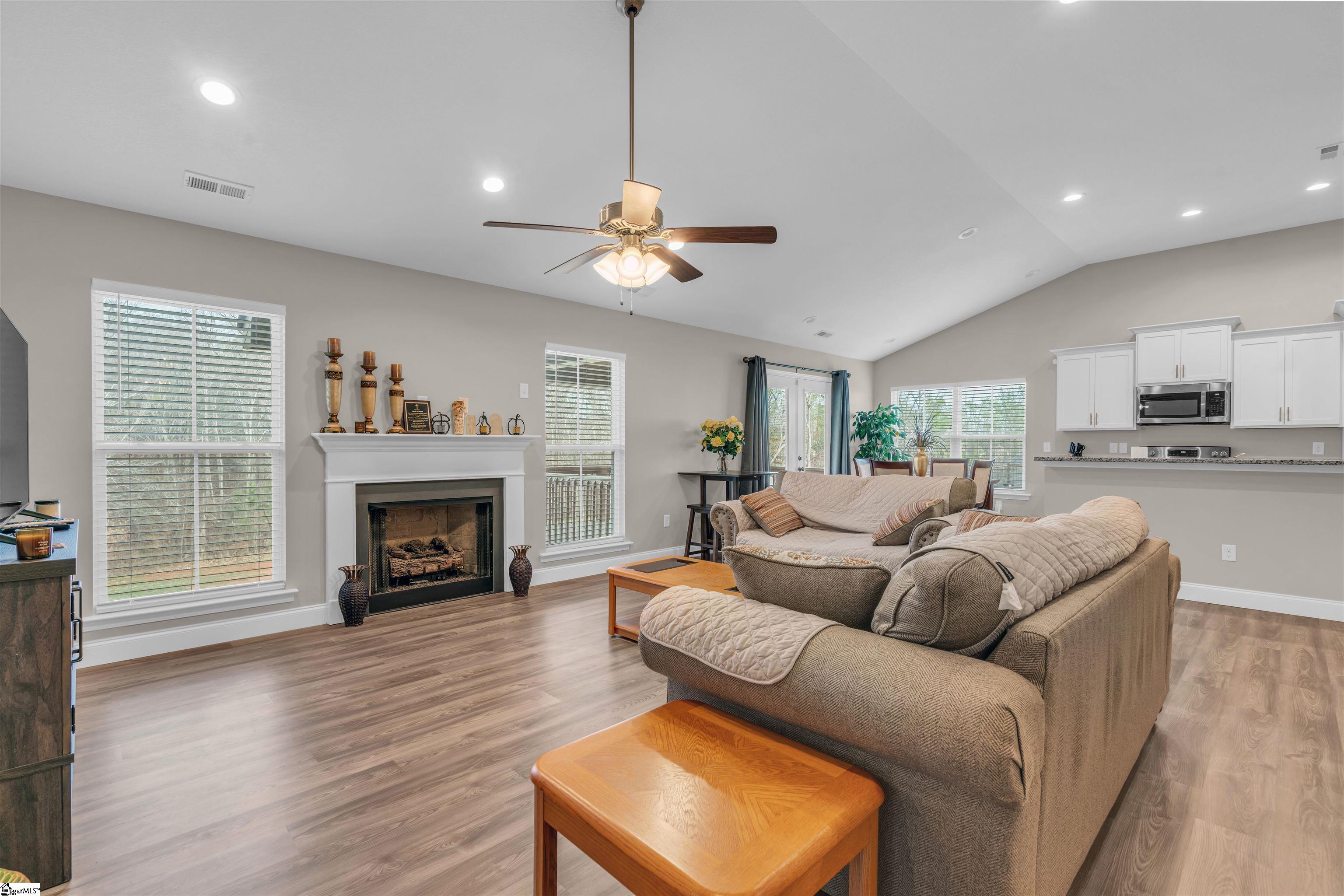 422 Thiago Court Lyman, SC 29365 - Photo 7 of 26