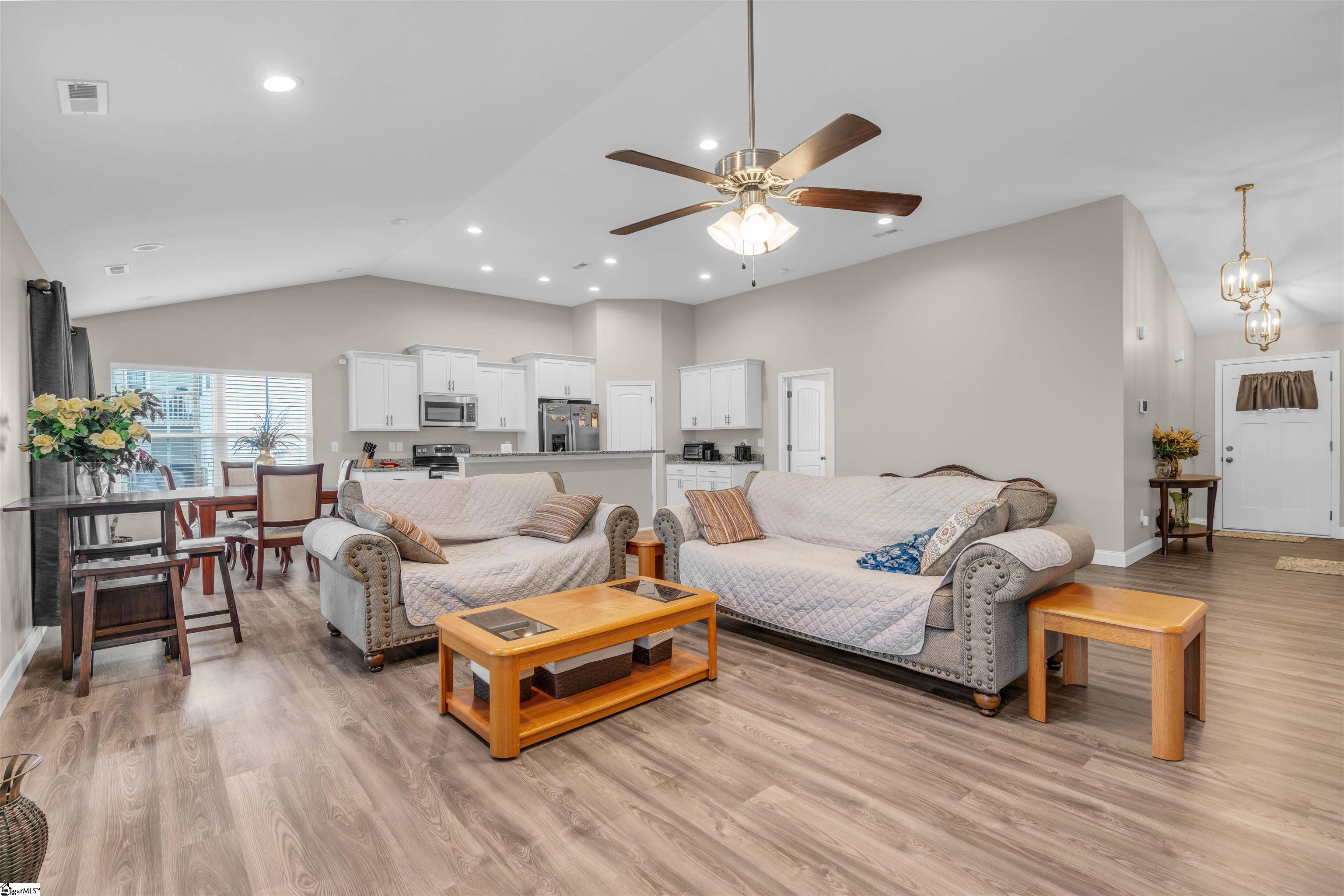 422 Thiago Court Lyman, SC 29365 - Photo 8 of 26
