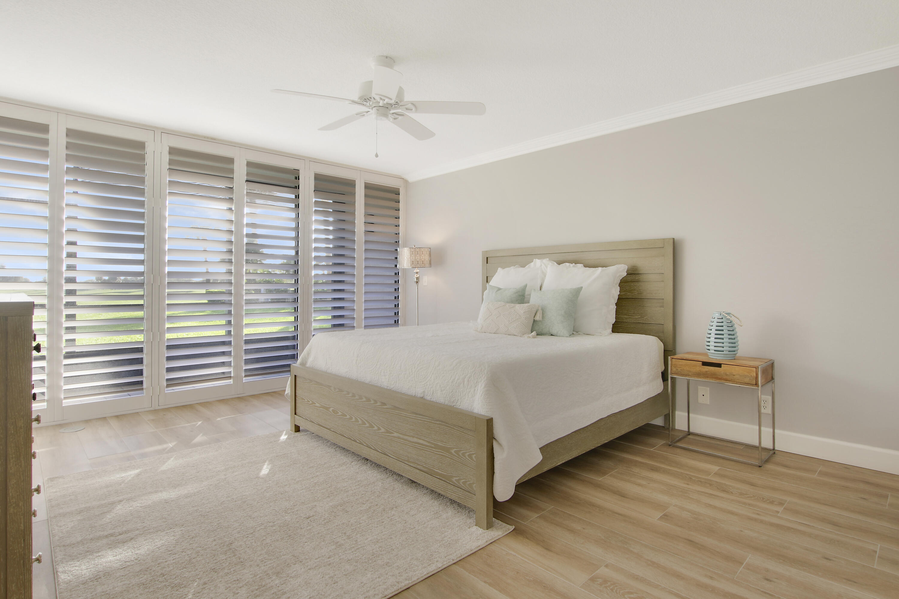 356 Golfview Road, Unit 101 North Palm Beach, FL 33408 - Photo 11 of 25 Primary Bedroom Suite