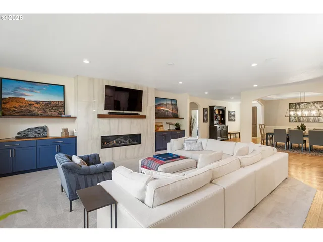 $1,095,000 | 14205 Northwest 56th Avenue, Vancouver, WA 98685