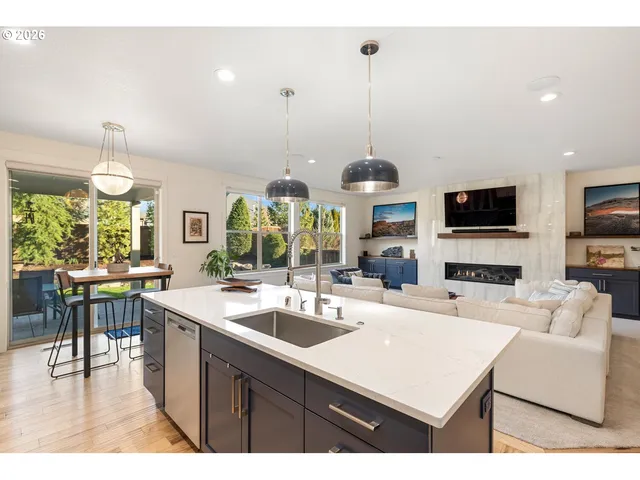 $1,095,000 | 14205 Northwest 56th Avenue, Vancouver, WA 98685