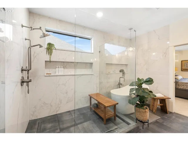 $1,095,000 | 14205 Northwest 56th Avenue, Vancouver, WA 98685