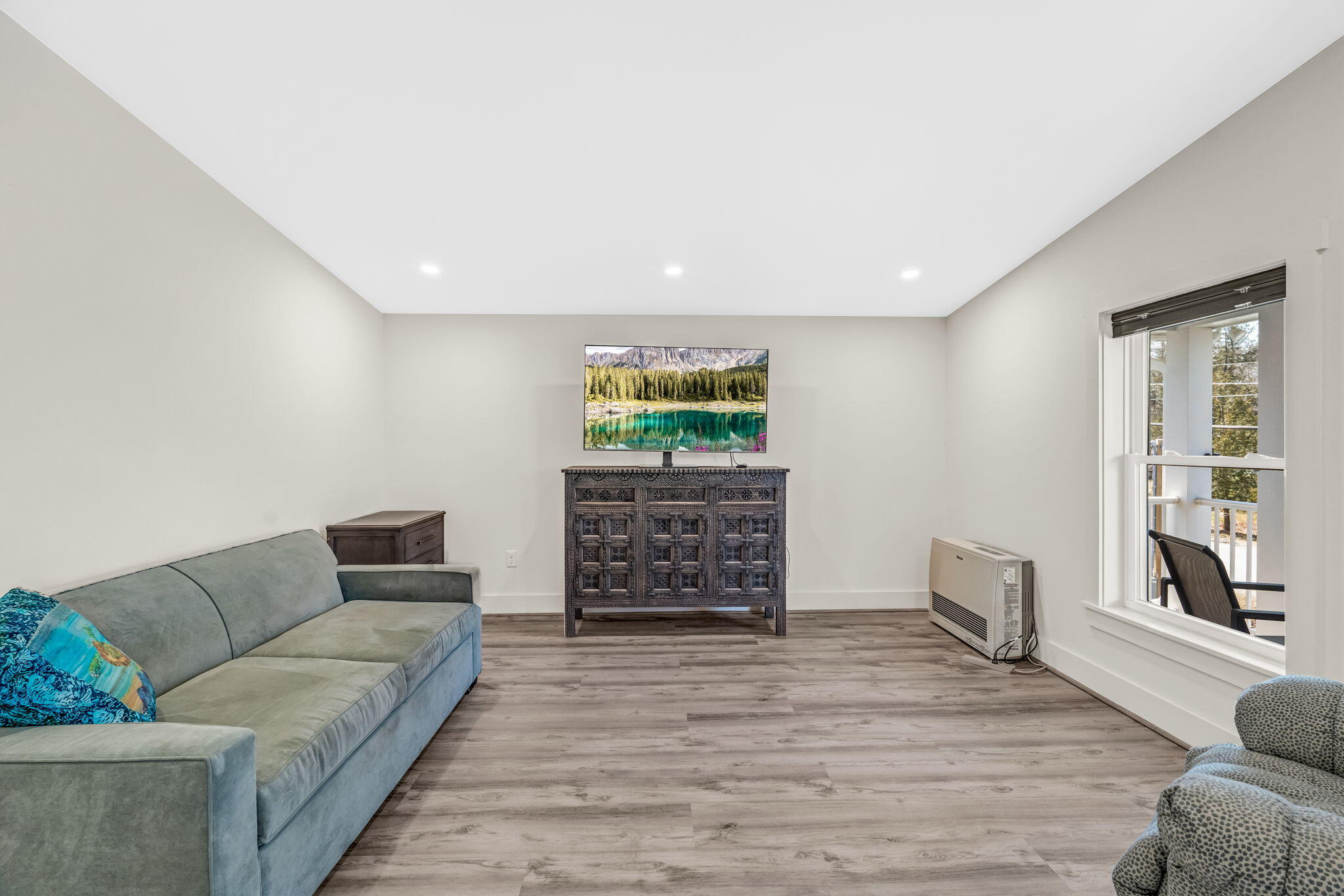 156 Congress Street Belfast, ME 04915 - Photo 34 of 71 Family Room
