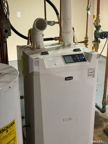 $350,000 | 212 Platt Street, Waterbury, CT 06704