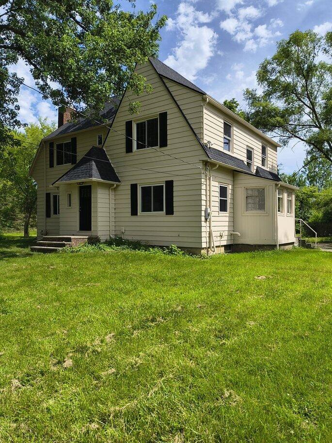 6277 Corunna Road Flint, MI 48532 - Photo 4 of 44 Front Right