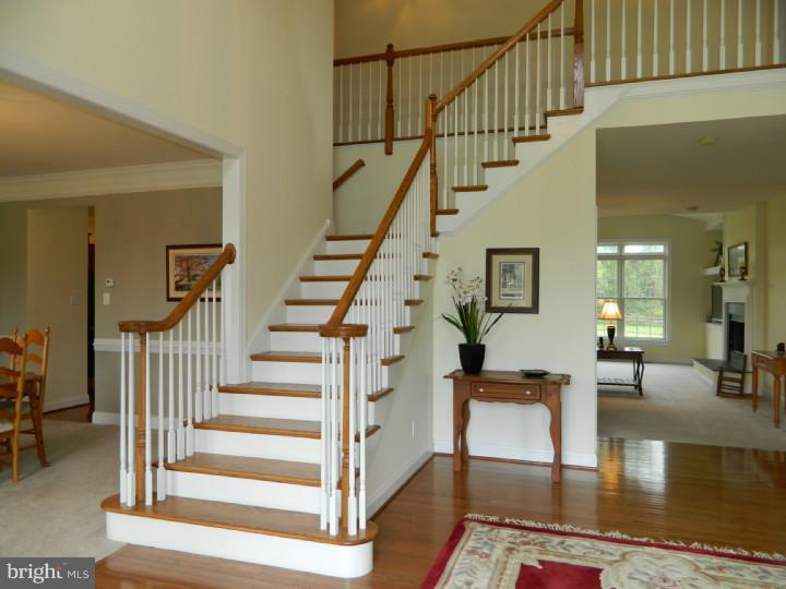 16 Lippitt Road Honey Brook, PA 19344 - Photo 2 of 25 Foyer