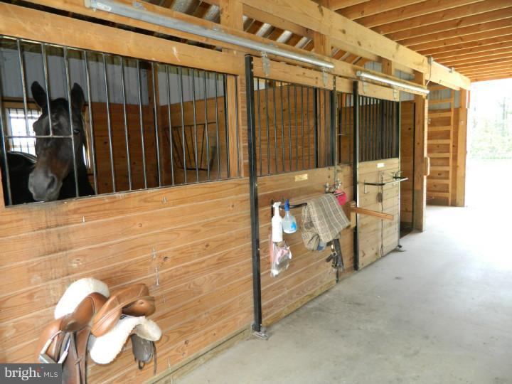 16 Lippitt Road Honey Brook, PA 19344 - Photo 21 of 25 Barn