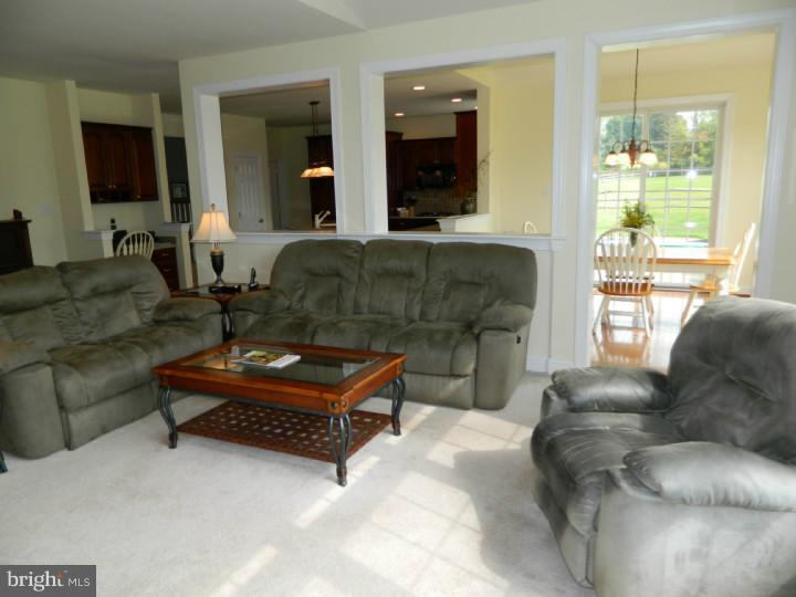 16 Lippitt Road Honey Brook, PA 19344 - Photo 5 of 25 Family Room