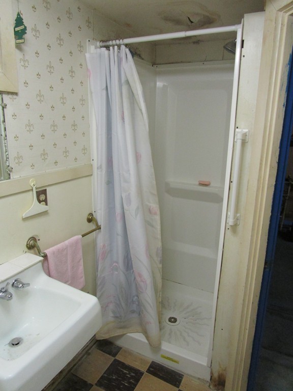 6 Westbrook Road Worcester, MA 01602 - Photo 16 of 23 Gallery Image 16