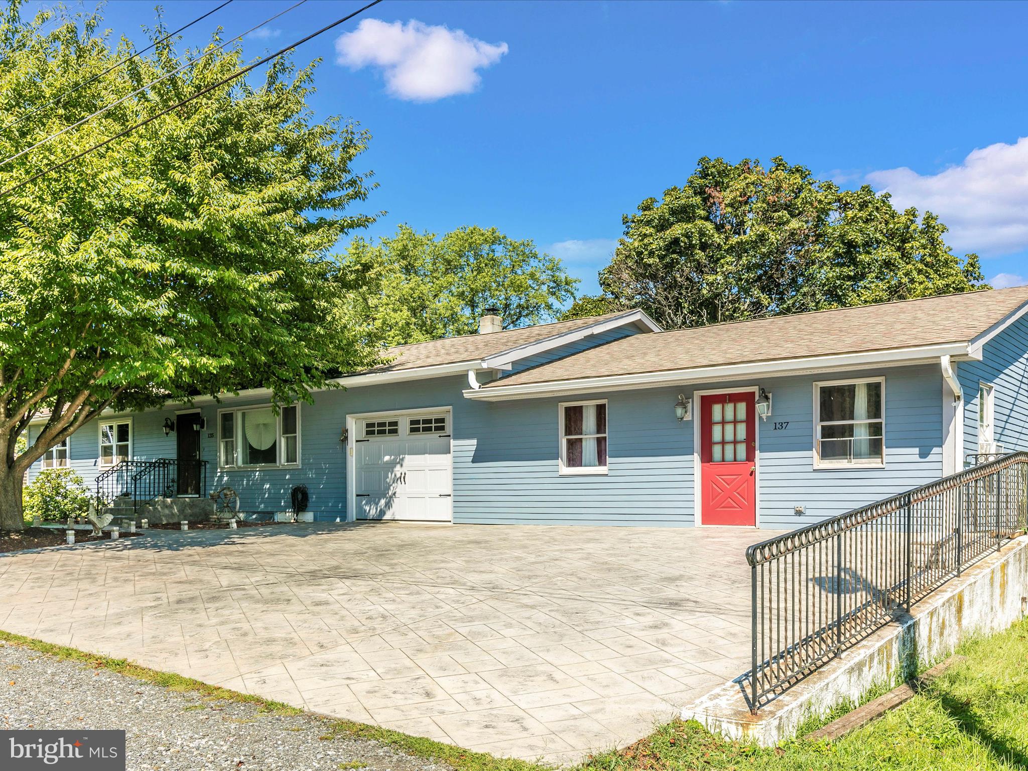 135 Circle Street Ranson, WV 25438 - Photo 2 of 61 AU3A9192