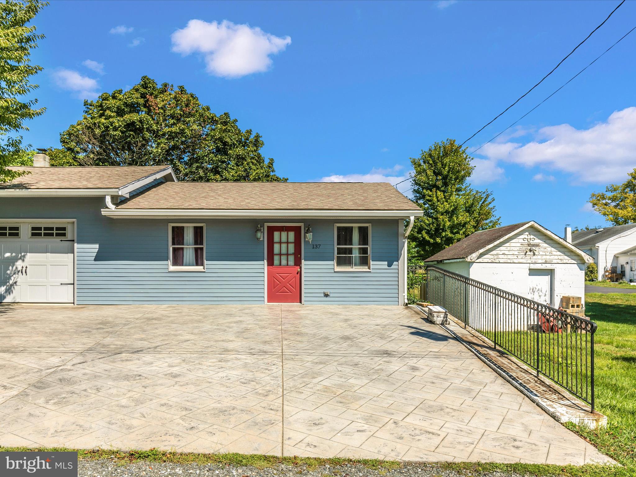 135 Circle Street Ranson, WV 25438 - Photo 3 of 61 AU3A9195