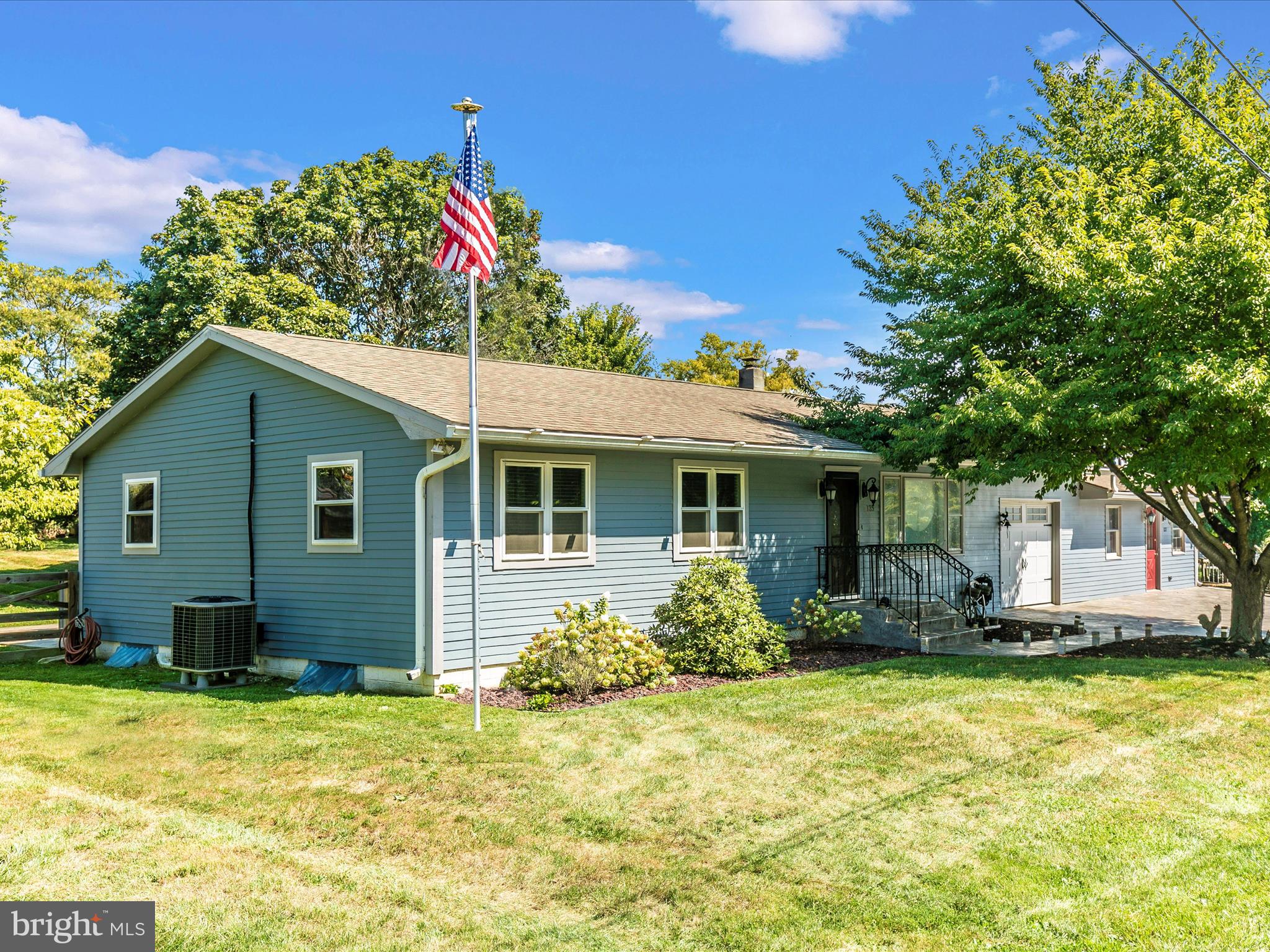 135 Circle Street Ranson, WV 25438 - Photo 6 of 61 AU3A9217