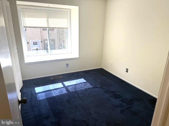 10073 Ridgeline Drive Gaithersburg, MD 20886 - Photo 10 of 26 3rd bedroom
