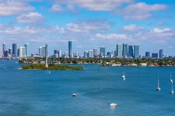 $4,700 | 1100 West Avenue, Unit 1020, Miami Beach, FL 33139