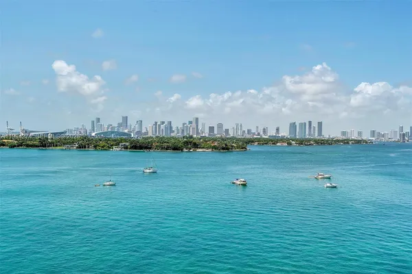 $4,700 | 1100 West Avenue, Unit 1020, Miami Beach, FL 33139