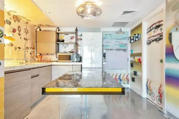 $4,700 | 1100 West Avenue, Unit 1020, Miami Beach, FL 33139