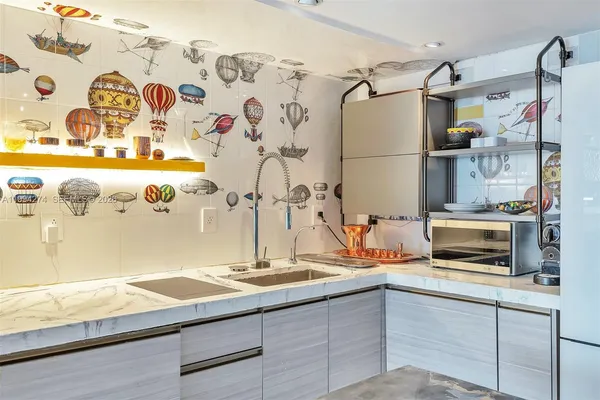 $4,700 | 1100 West Avenue, Unit 1020, Miami Beach, FL 33139