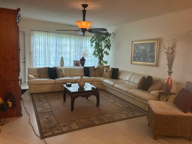 18940 Stewart Circle, Unit 4 Boca Raton, FL 33496 - Photo 7 of 20 A LIV
