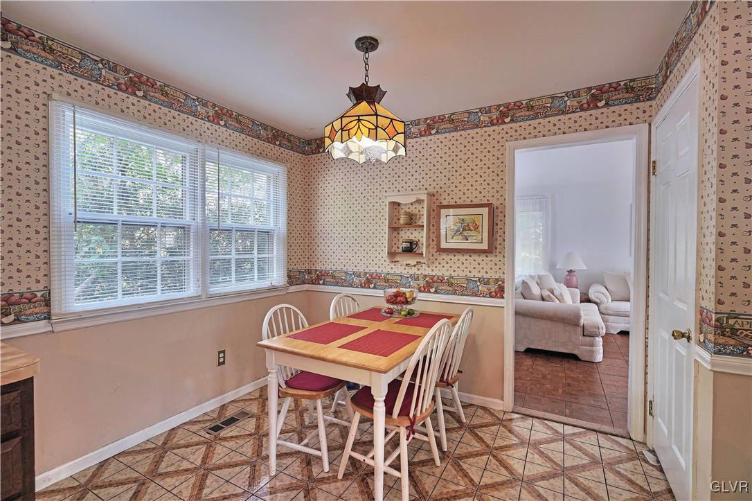 3509 Margate Road Bethlehem, PA 18020 - Photo 12 of 31 Breakfast area