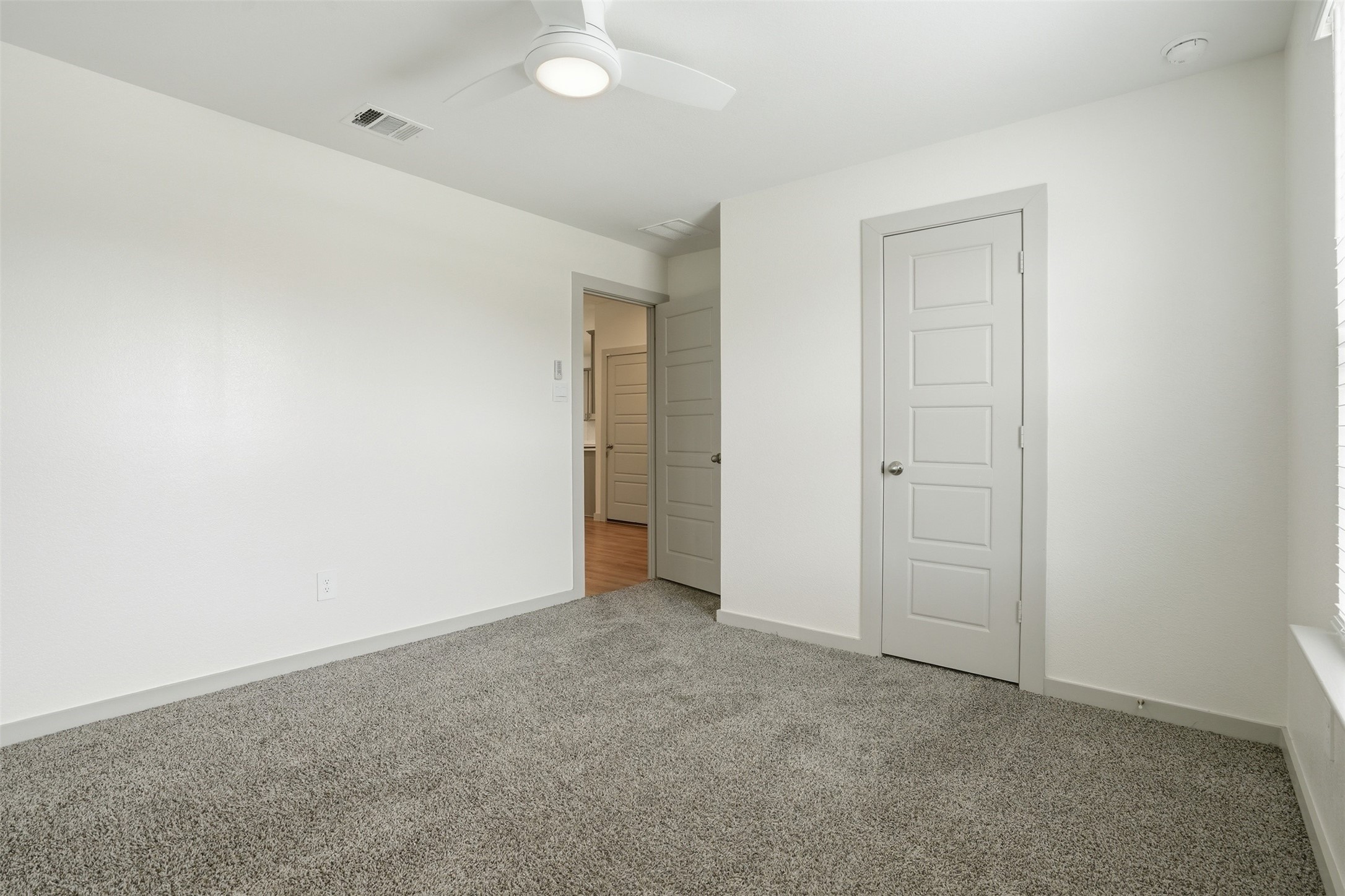 1022 Curly Angora Court Rosharon, TX 77583 - Photo 13 of 17 Flexible fourth bedroom—perfect for a home office, gym, or additional guest space.