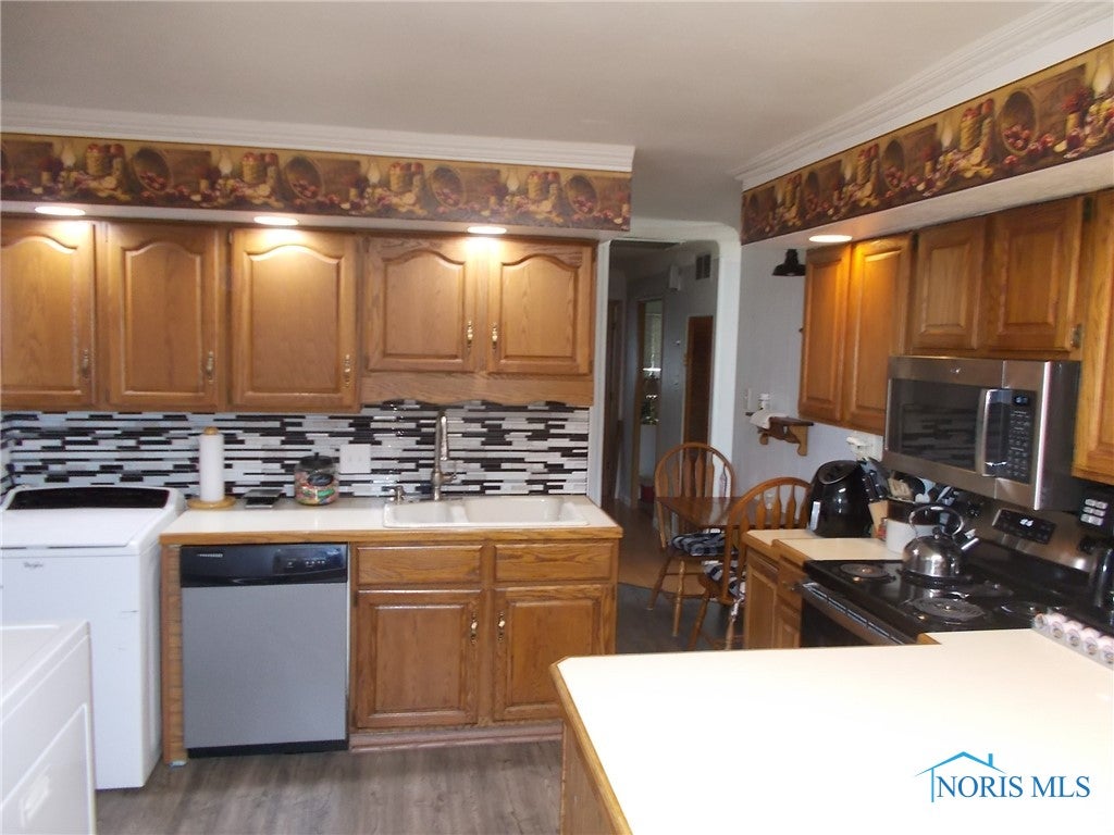 kitchen, appliances stay