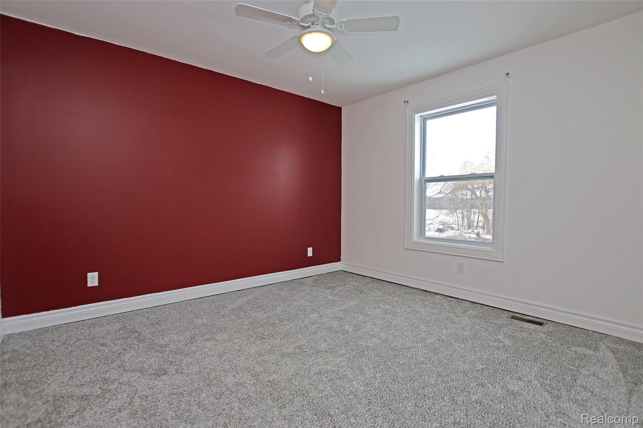7393 East Carpenter Road Davison, MI 48423 - Photo 31 of 82 31) Upstairs Bedroom 3.jpg