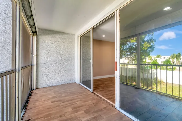 $250,000 | 4248 Deste Court, Unit 202, Lake Worth, FL 33467