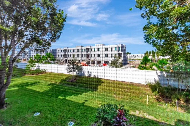 $250,000 | 4248 Deste Court, Unit 202, Lake Worth, FL 33467