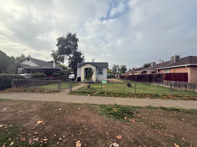 a view of house with outdoor space