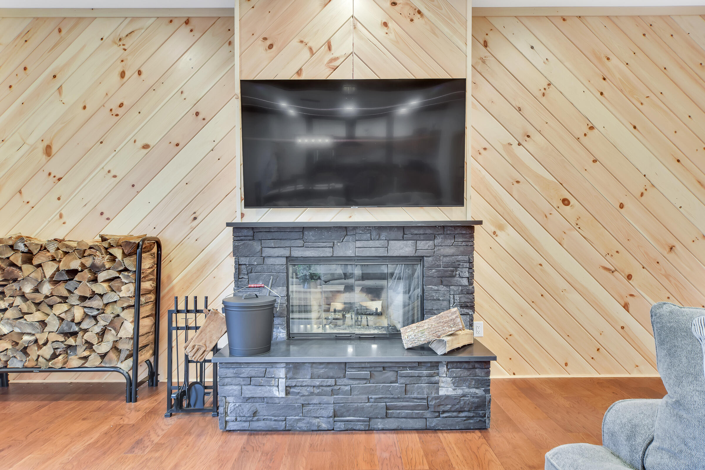 8 Alpine Ridge Greenville, ME 04441 - Photo 5 of 44 109114gr-131