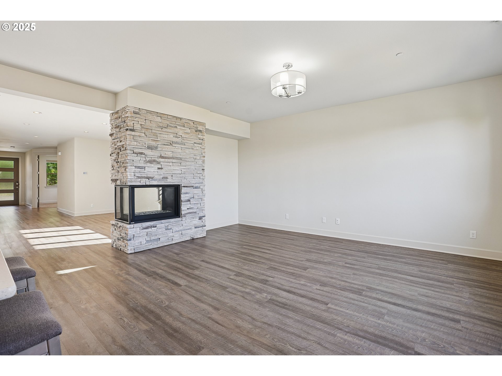 29280 Southwest Costa Circle East Wilsonville, OR 97070 - Photo 13 of 48